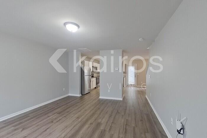 305 Cedar Rdg - Photo 4 of 27