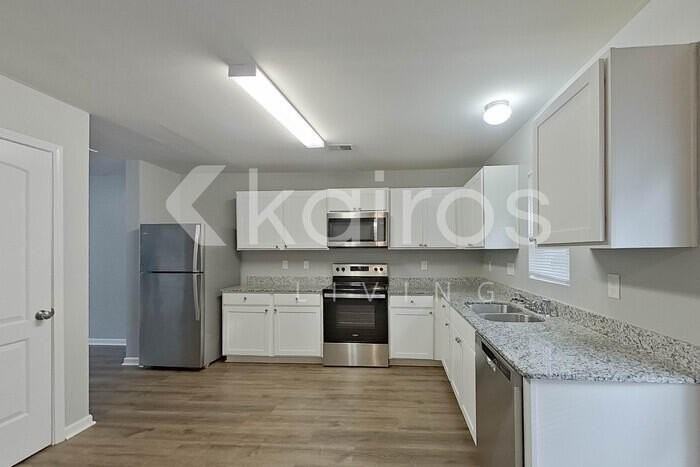 305 Cedar Rdg - Photo 7 of 27