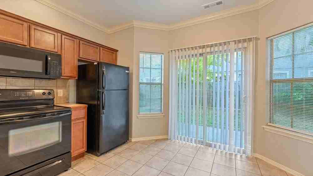 2626 N Arroyo Ave #3 - Photo 5 of 18