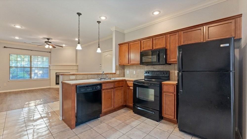 2626 N Arroyo Ave #3 - Photo 6 of 18