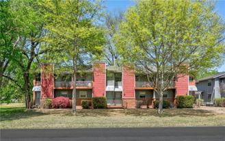 605 W Benton St #B - Photo 1 of 1