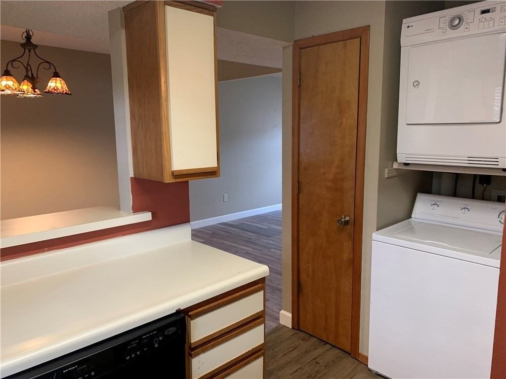 605 W Benton St #B - Photo 3 of 12
