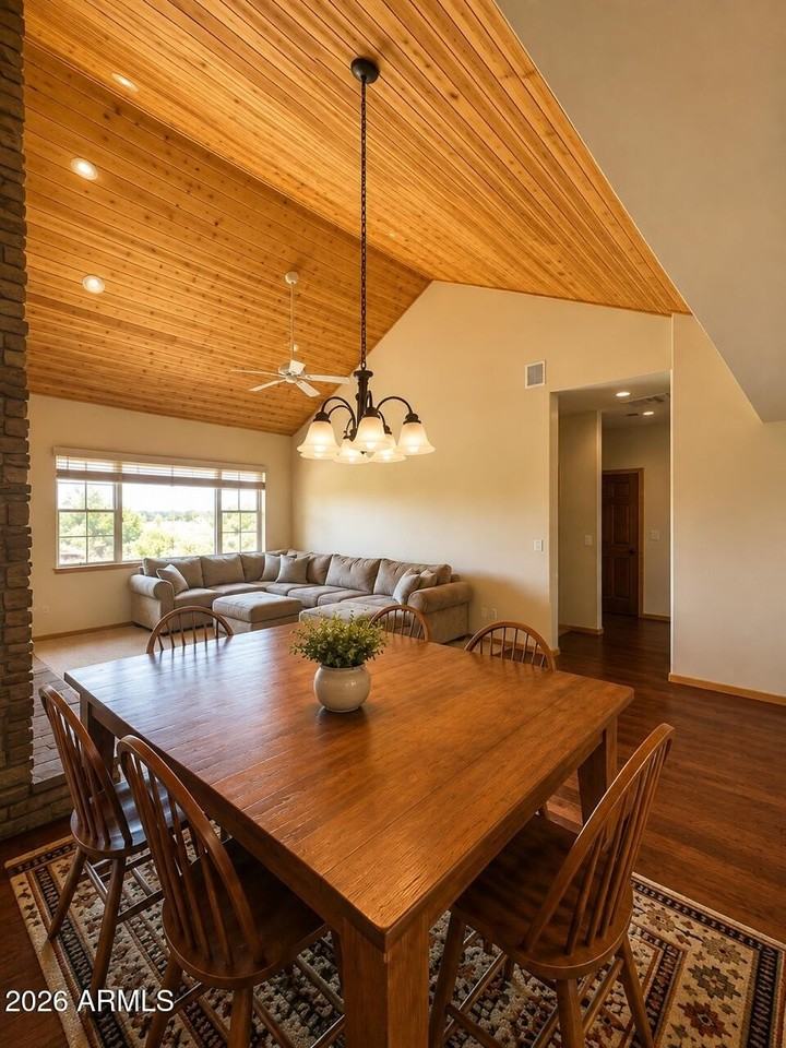 805 N Grapevine Cir - Photo 4 of 42