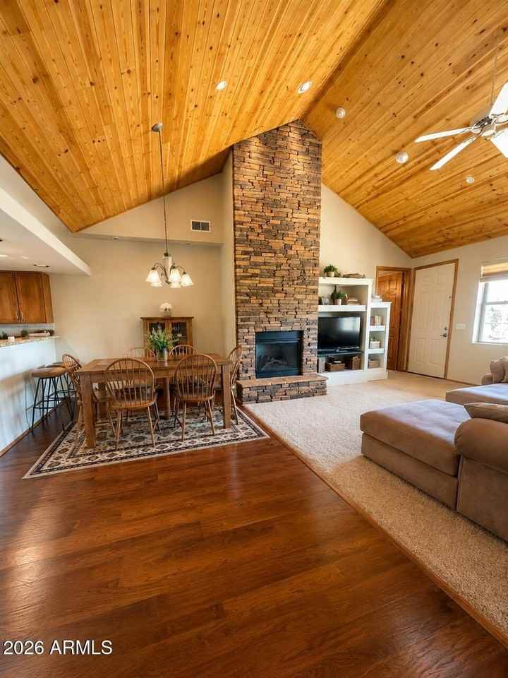 805 N Grapevine Cir - Photo 5 of 42