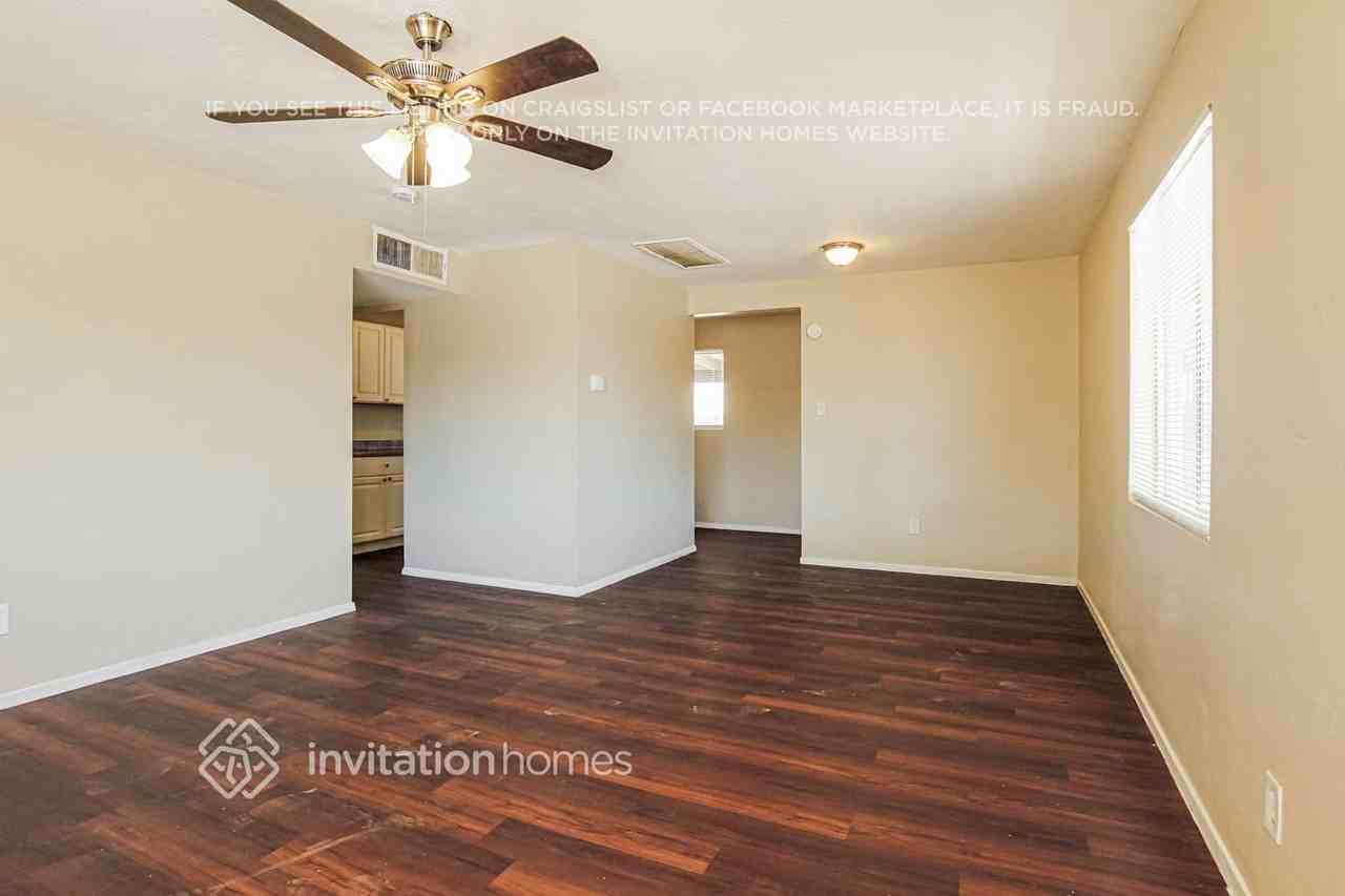 2928 W San Juan Ave - Photo 5 of 18