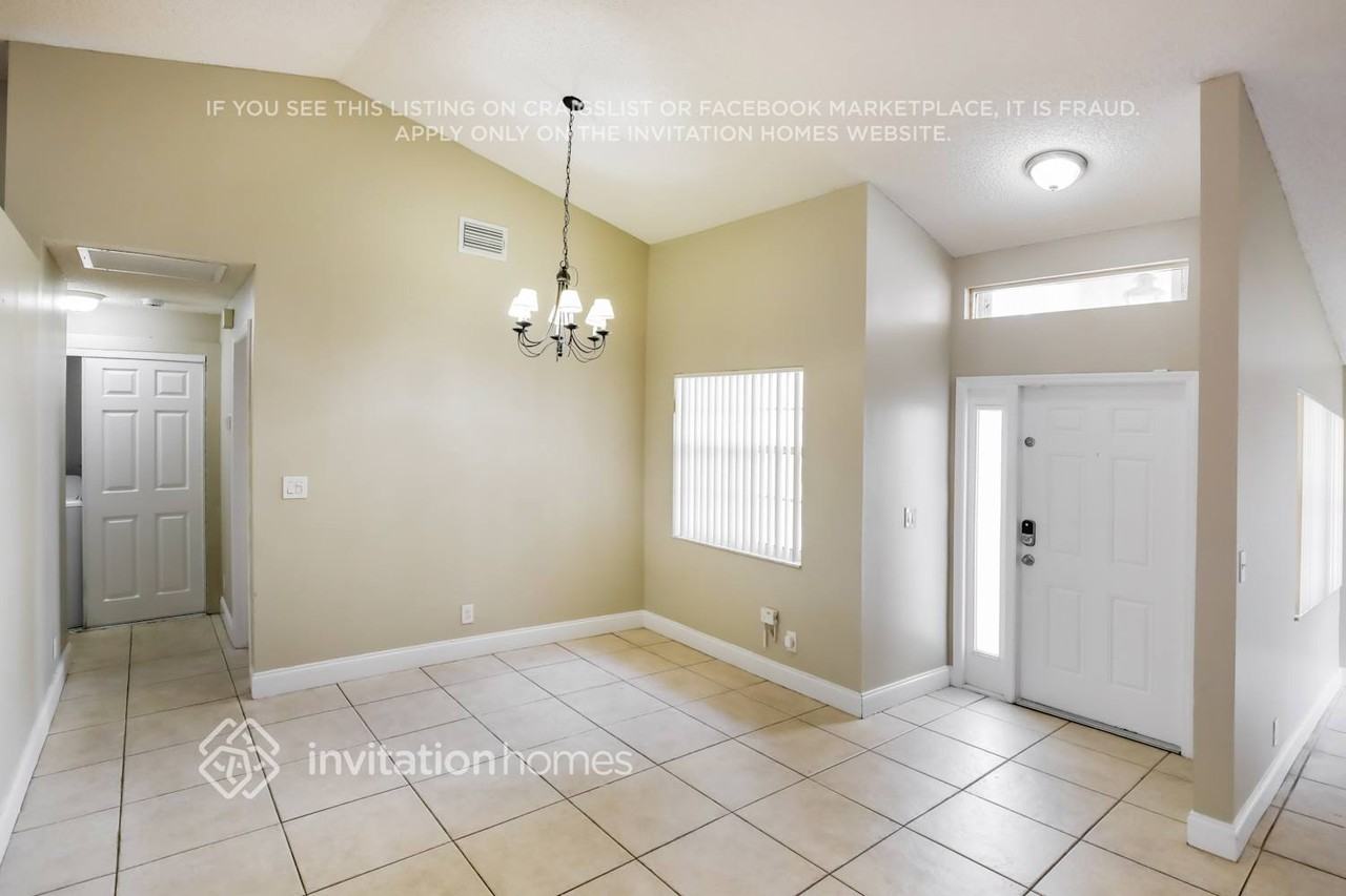 9406 Nw 8th Cir - Photo 6 of 17