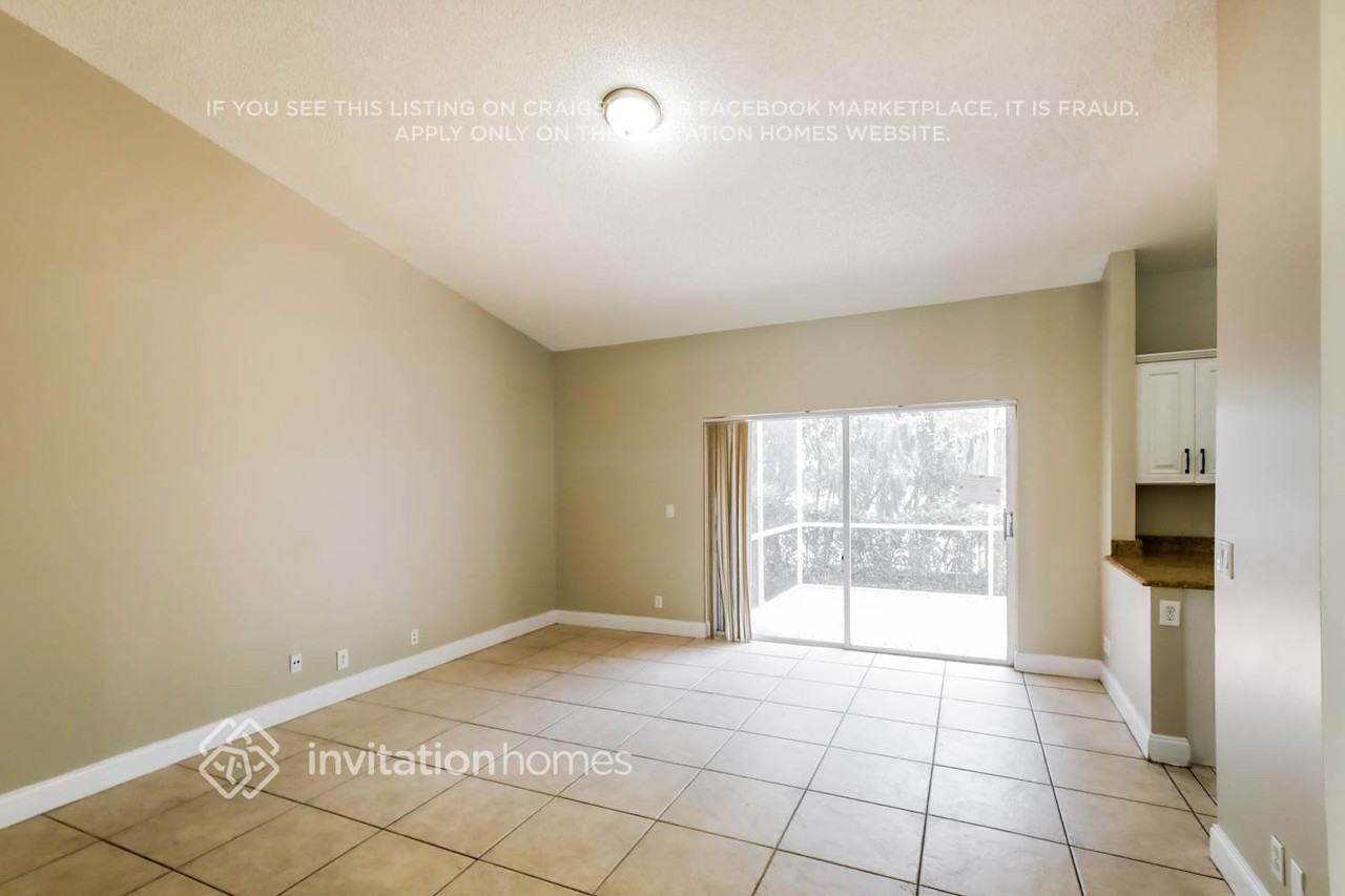 9406 Nw 8th Cir - Photo 7 of 17