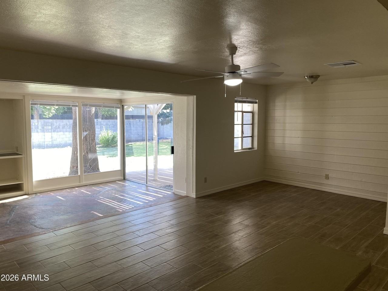 3207 E Medlock Dr - Photo 3 of 26