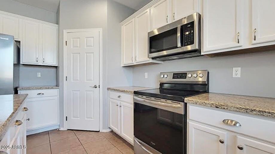 17282 W Elm St - Photo 7 of 31