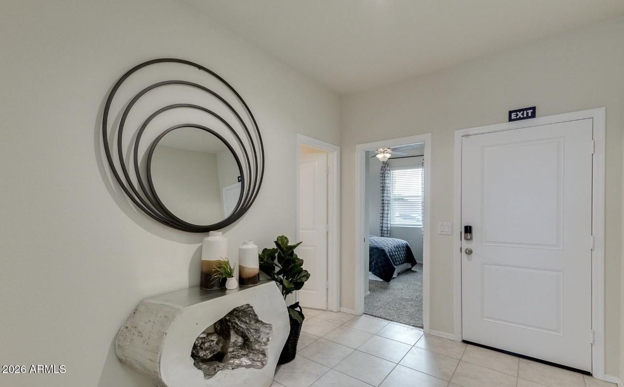 1319 W Raymond Ave - Photo 4 of 43