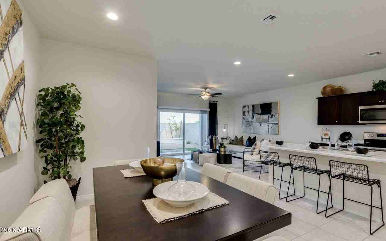 1319 W Raymond Ave - Photo 6 of 43