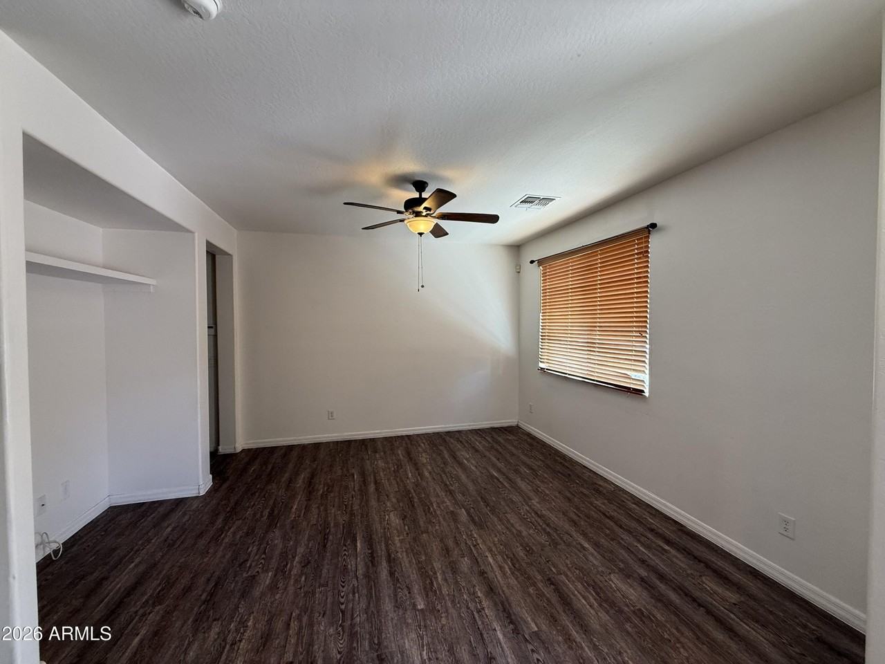 1670 E Elgin St - Photo 4 of 25