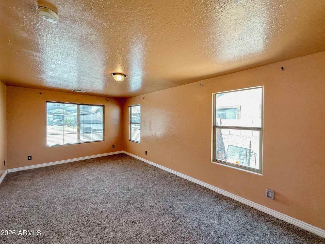 11034 W Washington St - Photo 5 of 8