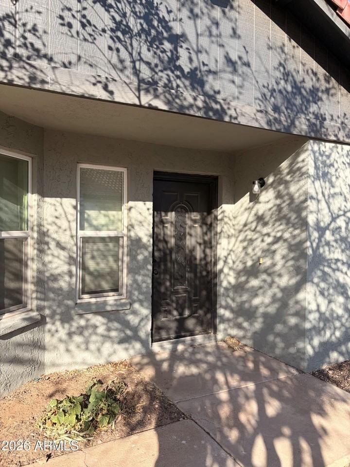 1139 W Laredo St - Photo 3 of 19