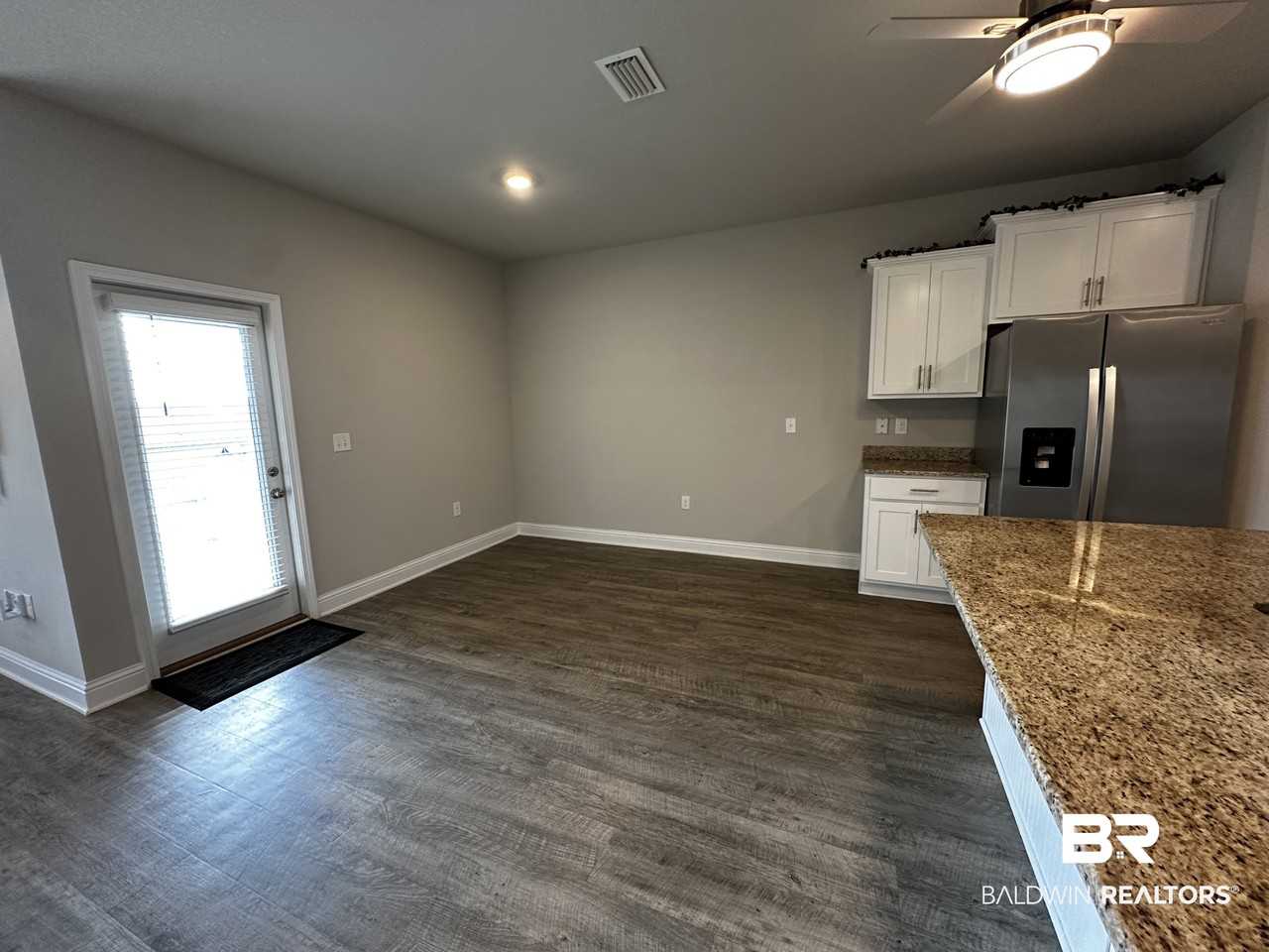 31468 Memphis Loop - Photo 4 of 26