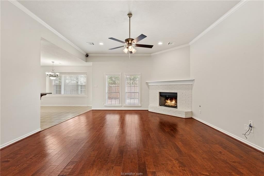 1207 Martinsville Ln - Photo 3 of 13