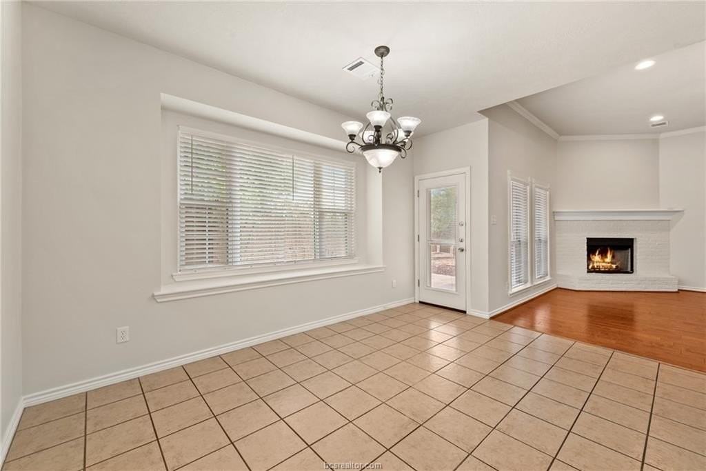 1207 Martinsville Ln - Photo 5 of 13