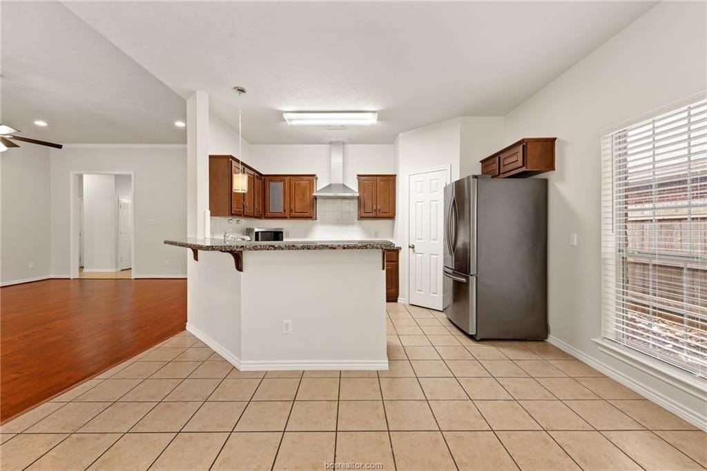 1207 Martinsville Ln - Photo 6 of 13