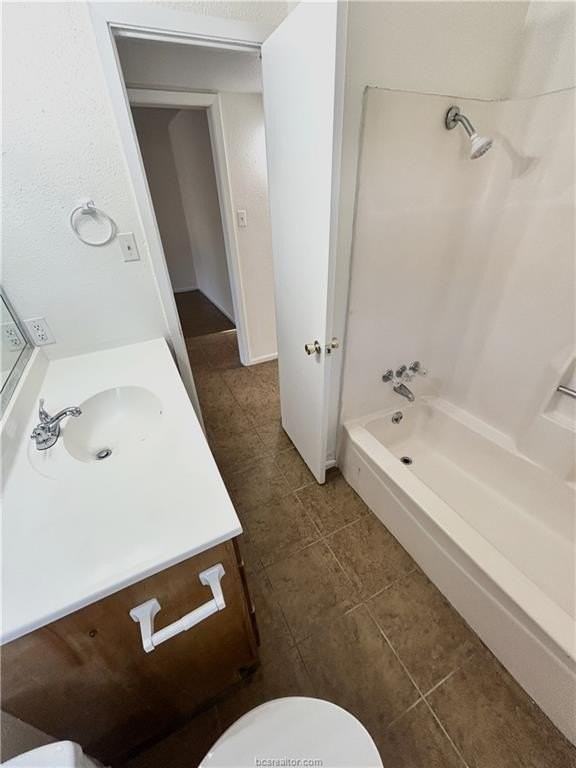 1602 Cloverdale Ct - Photo 5 of 6