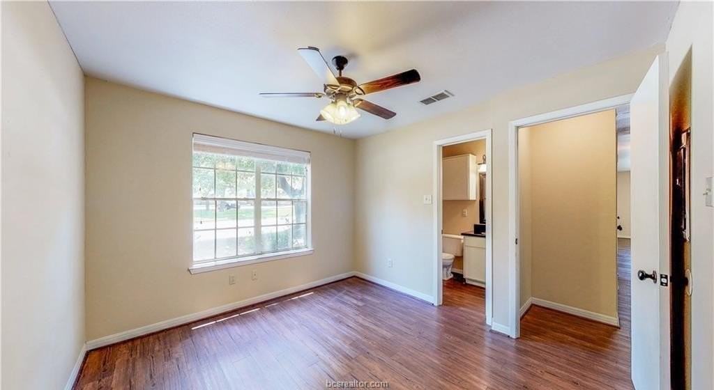 701C Balcones Dr #43 - Photo 5 of 9