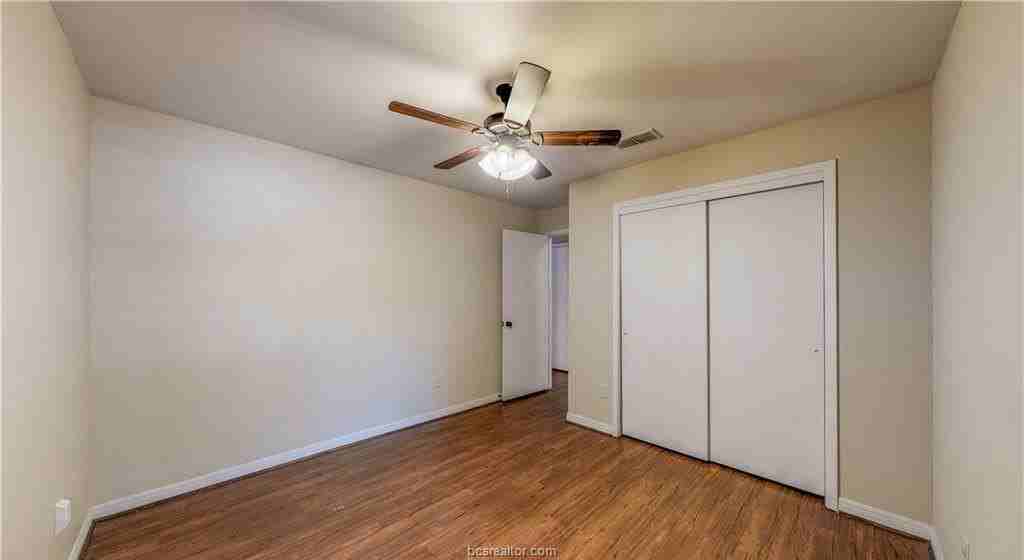 701C Balcones Dr #43 - Photo 7 of 9