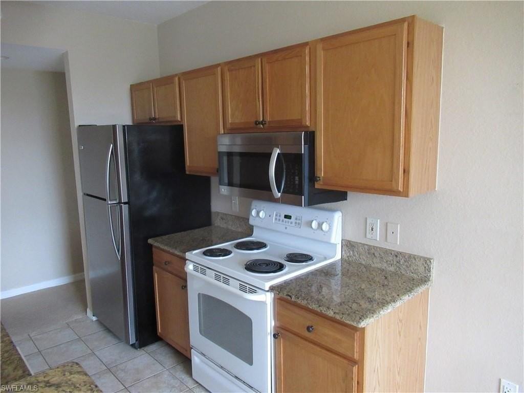 7905 Preserve Cir Apt 124 - Photo 5 of 13