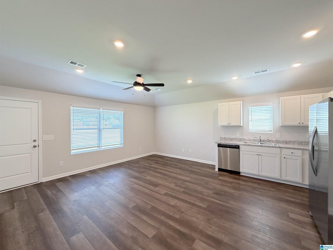 174 Sunshine Ln W - Photo 5 of 30