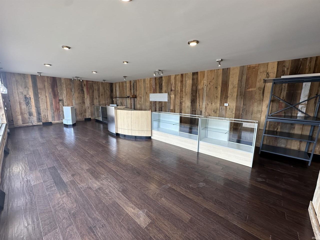 1820 S Walnut St - Photo 4 of 5