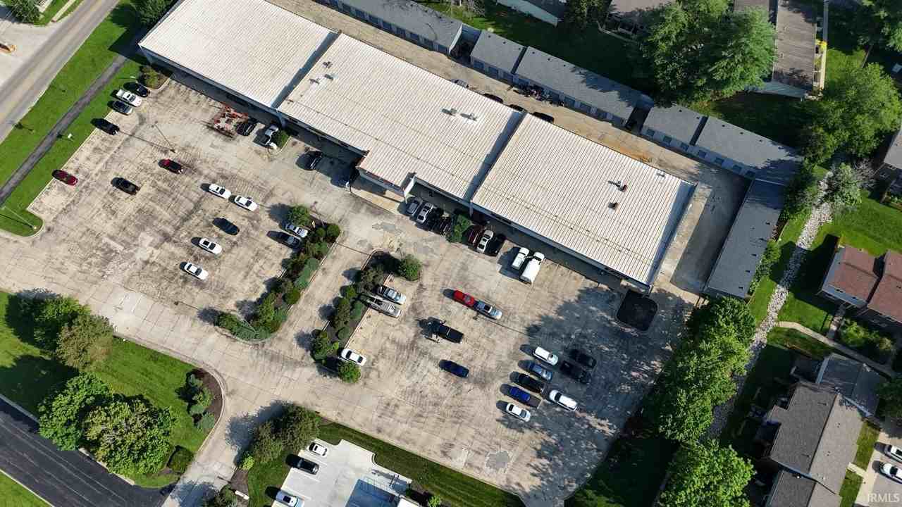 337 E Winslow Rd - Photo 3 of 8