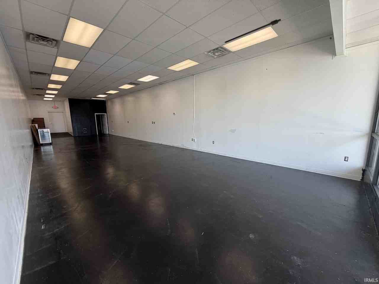 337 E Winslow Rd - Photo 5 of 8