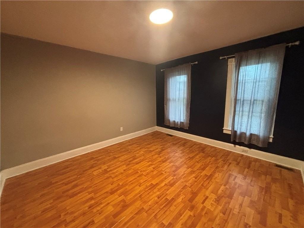 507 Welles St - Photo 4 of 9