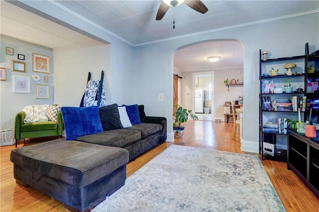 284 Benton St - Photo 6 of 30