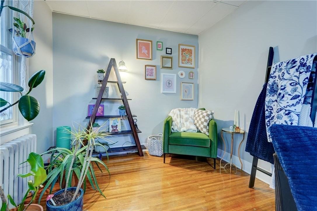284 Benton St - Photo 7 of 30