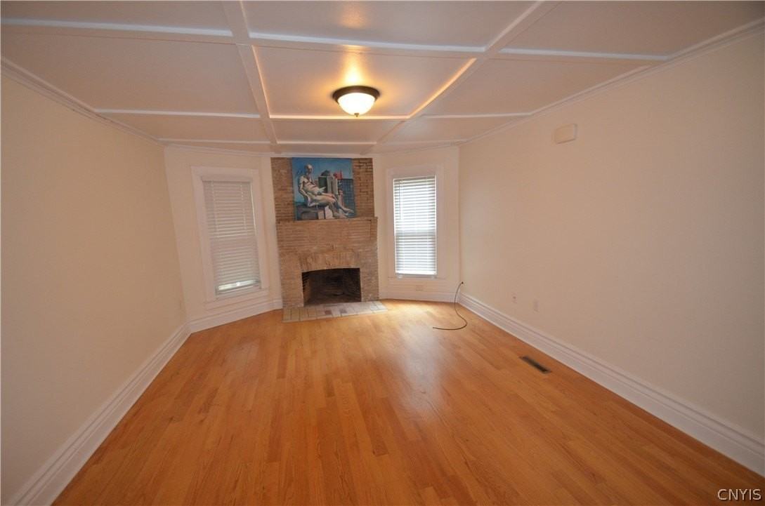 359 Green St - Photo 7 of 20