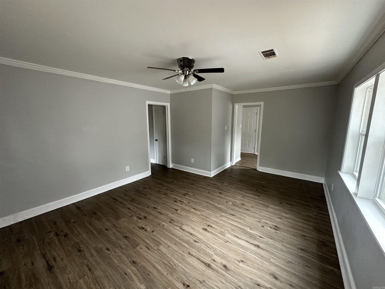 2009 Brown St - Photo 2 of 17