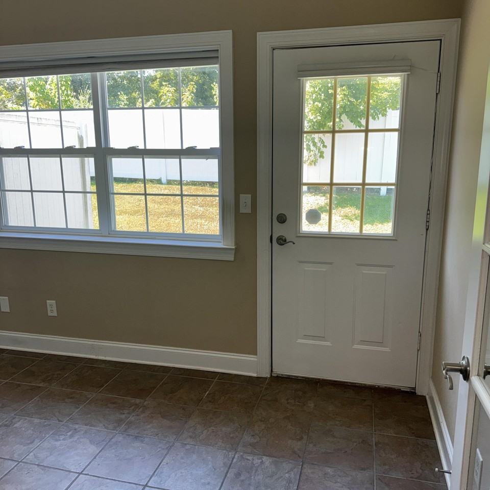 1005 Grey Oaks Ln - Photo 6 of 30