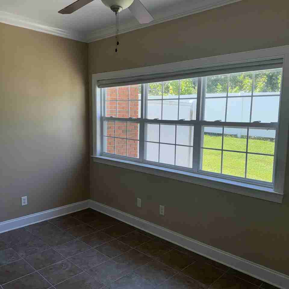 1005 Grey Oaks Ln - Photo 7 of 30