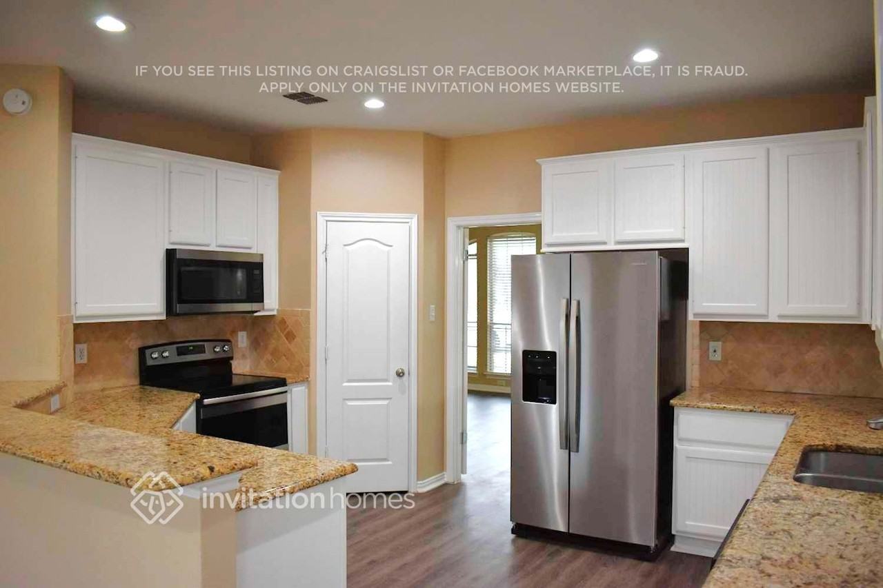 4634 Lincolnshire Dr - Photo 4 of 9
