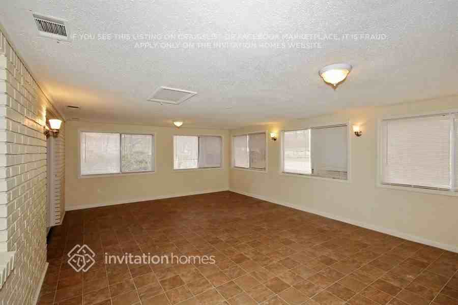 3572 Vicki Ln - Photo 6 of 19
