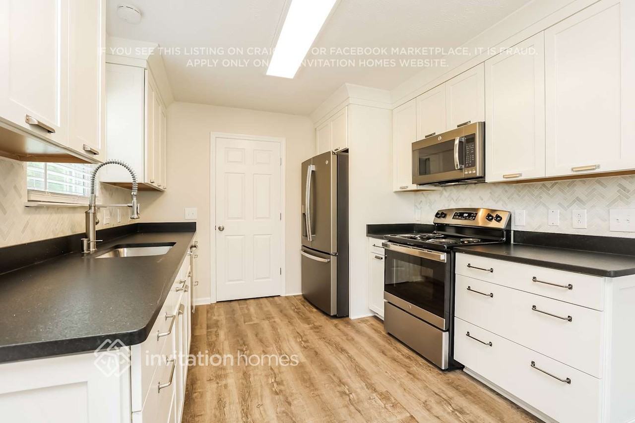 2108 Long Meadow Dr - Photo 6 of 18