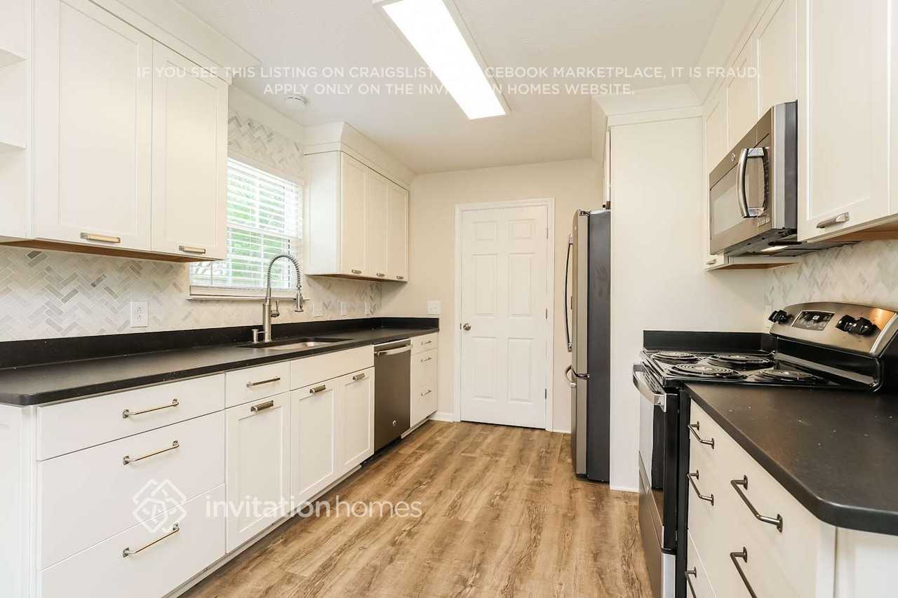 2108 Long Meadow Dr - Photo 7 of 18