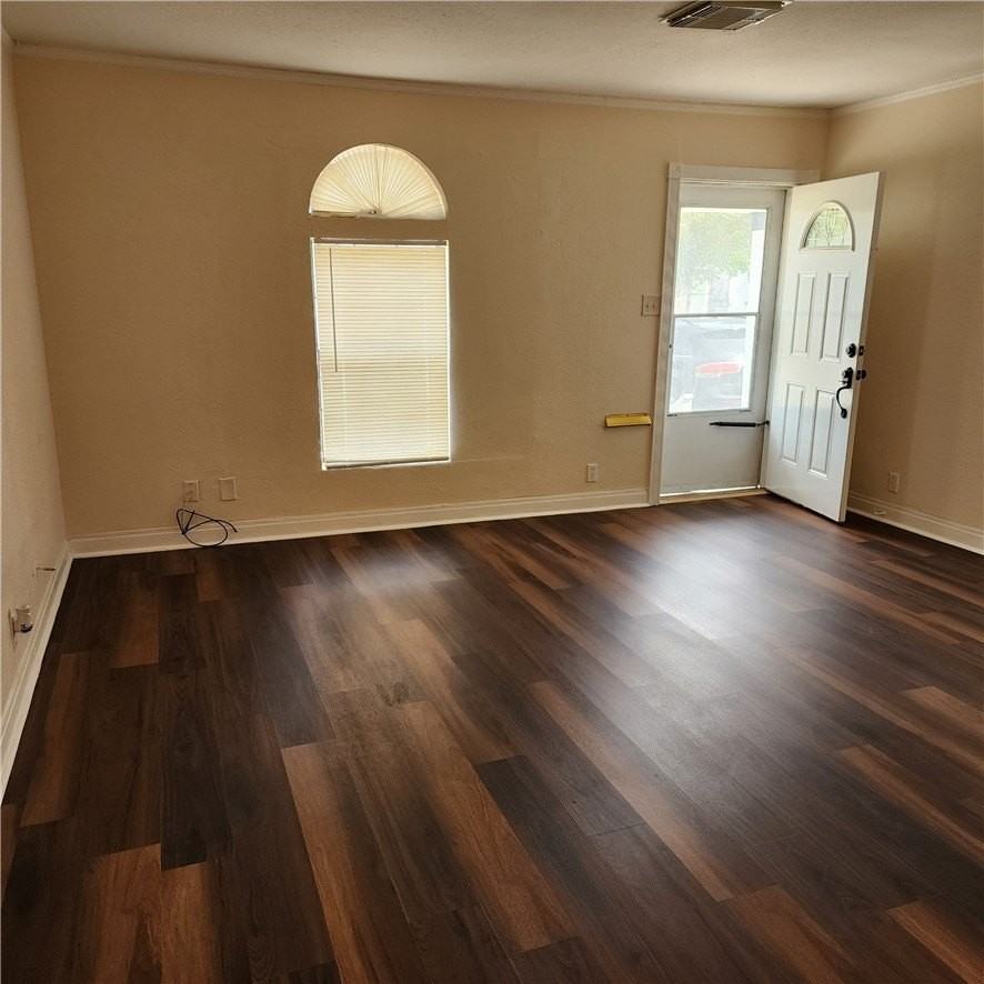 937 Poth Ln - Photo 3 of 13