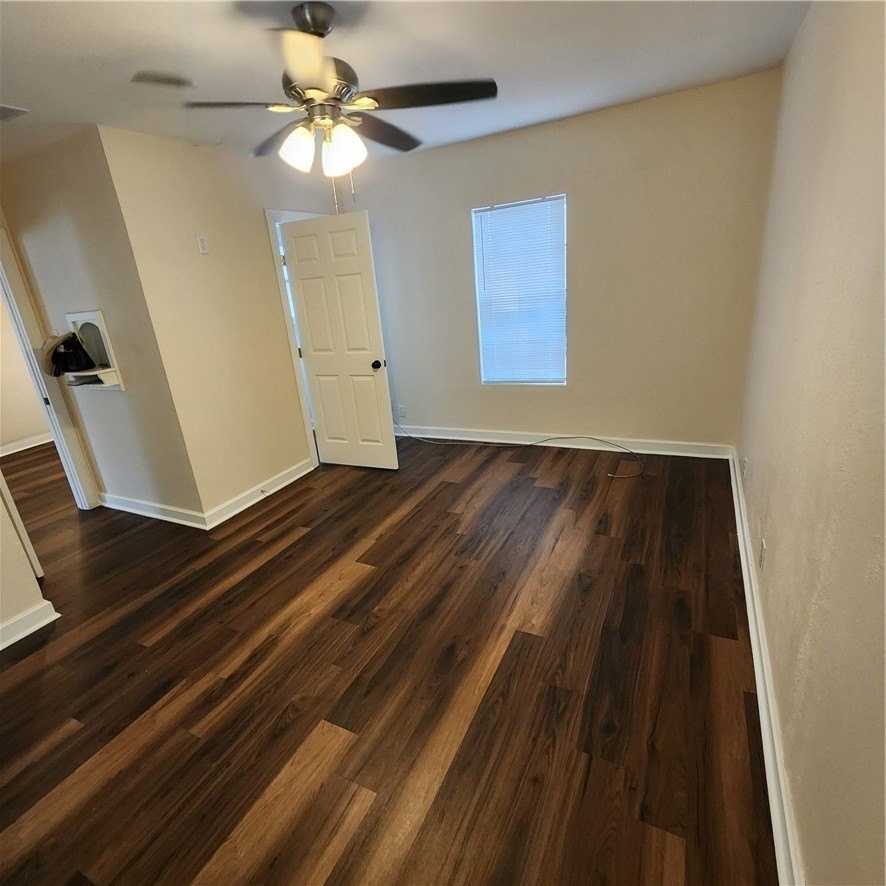 937 Poth Ln - Photo 4 of 13