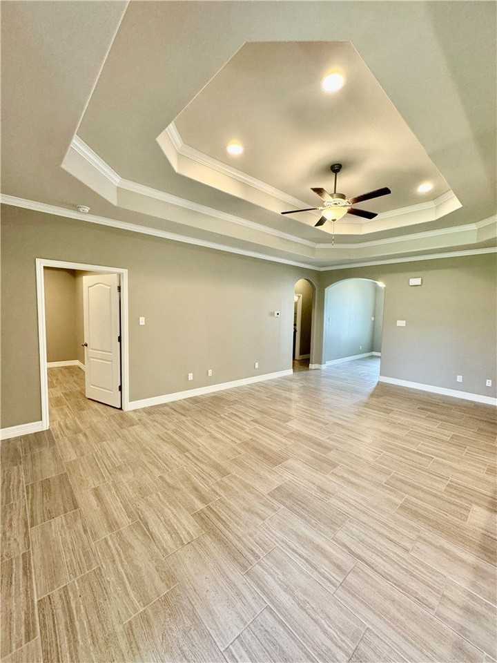 7506 Granite Dr - Photo 3 of 33
