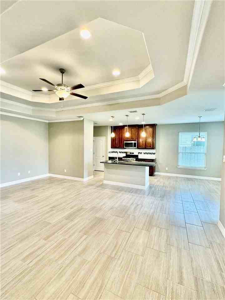 7506 Granite Dr - Photo 4 of 33