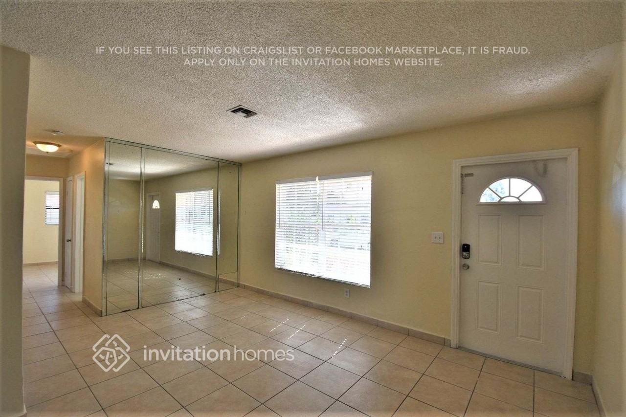 4921 Nw 170th St - Photo 2 of 17