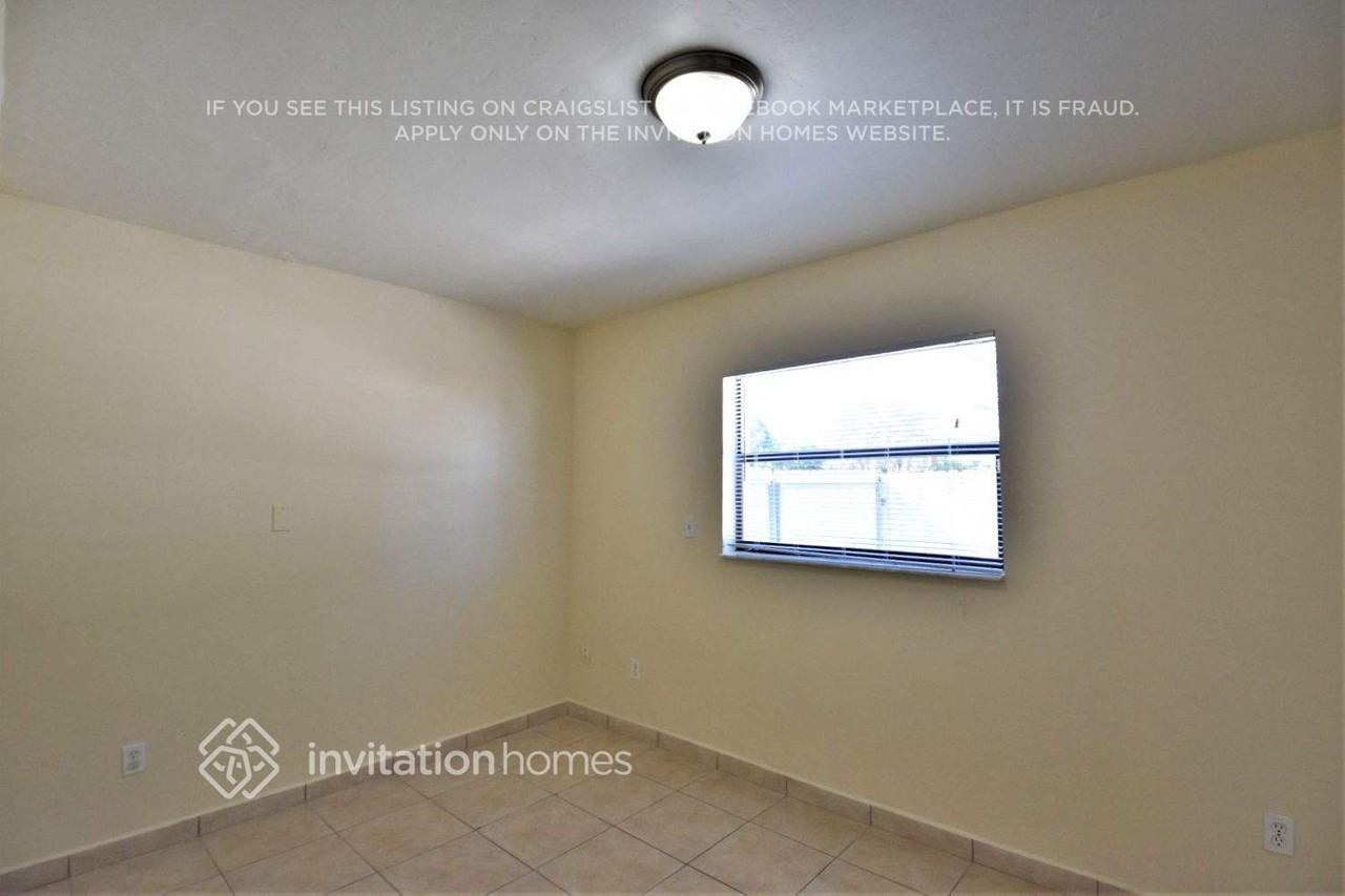 4921 Nw 170th St - Photo 7 of 17