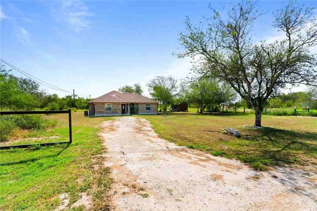 417 County Road 1341 - Photo 2 of 24