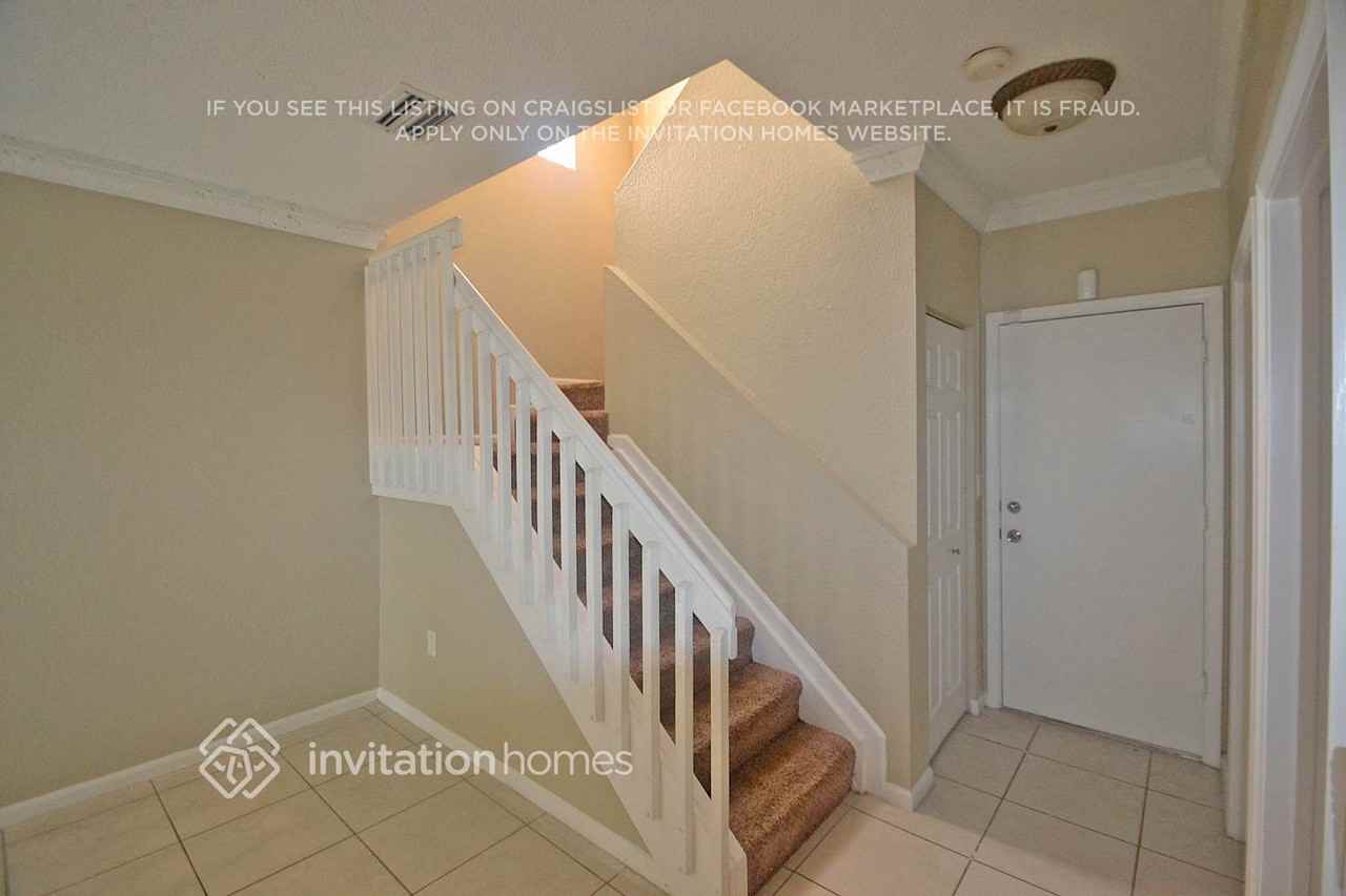4937 Nw 55th Blvd - Photo 3 of 15