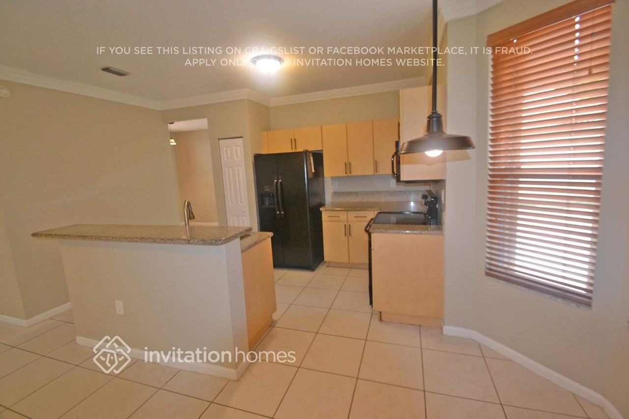 4937 Nw 55th Blvd - Photo 5 of 15